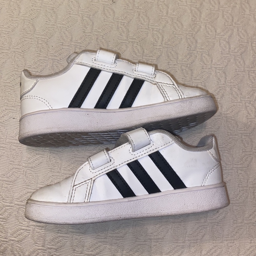 Adidas | unisex | toddler | size 10